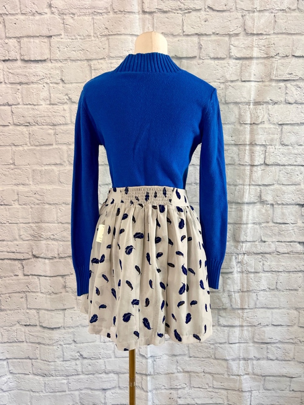 2 Piece Styled Outfit Flocked Velvet Mini Skirt Cream Blue Sweater Office Chic - Picture 5 of 16